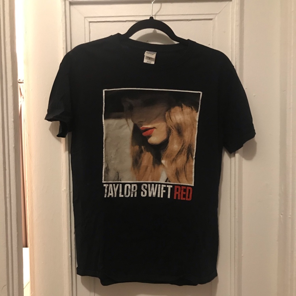 Taylor Swift RED album t-shirt